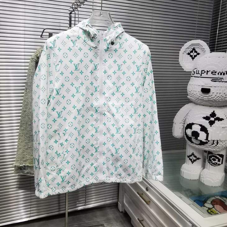 Picture of Louis Vuitton Jackets _SKULVM-3XL12yn17032554